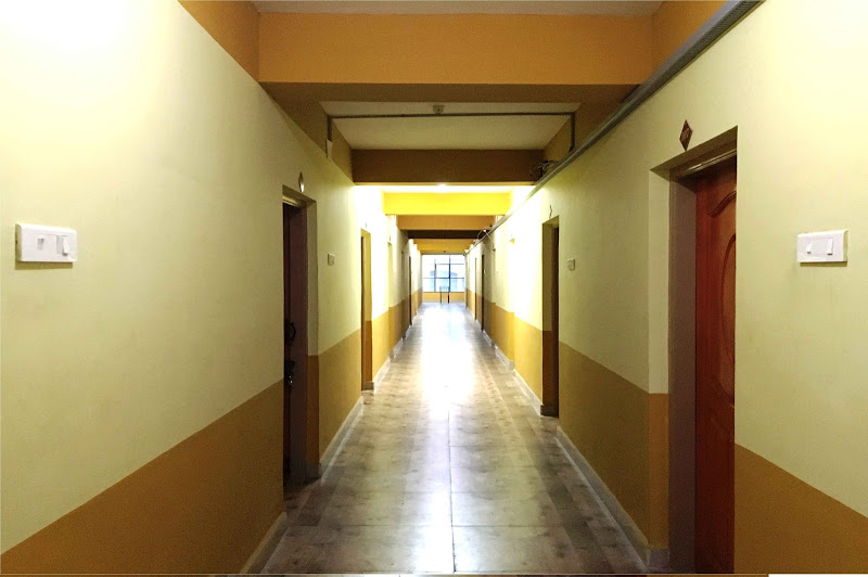 Elegant Corridor Layout
